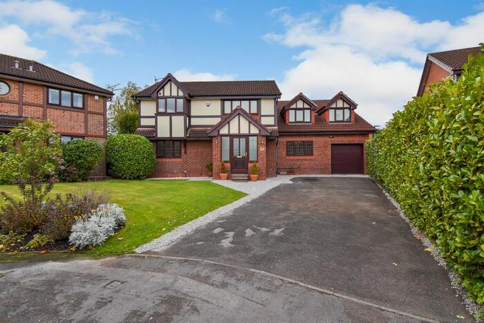 4 Bedroom Detached House To Rent In Chalfont Drive, Astley, Manchester, M29