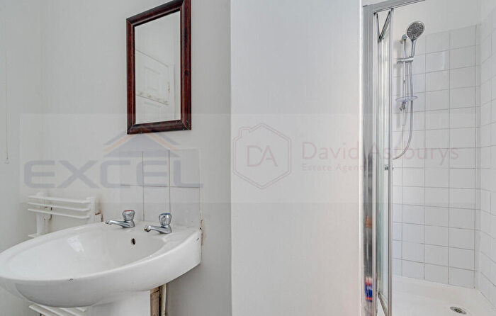 2 Bedroom Apartment To Rent In Salusbury Road, Queens Park, London, NW6