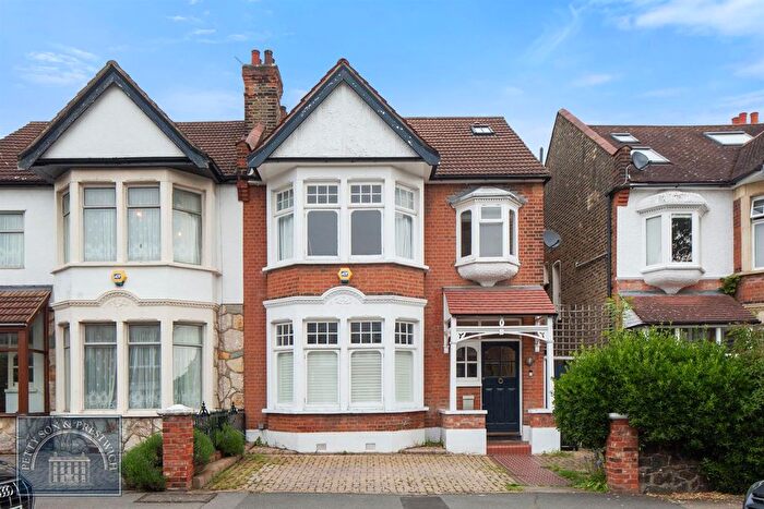 5 Bedroom Semi Detached House To Rent In Woodlands Avenue, Wanstead, E11