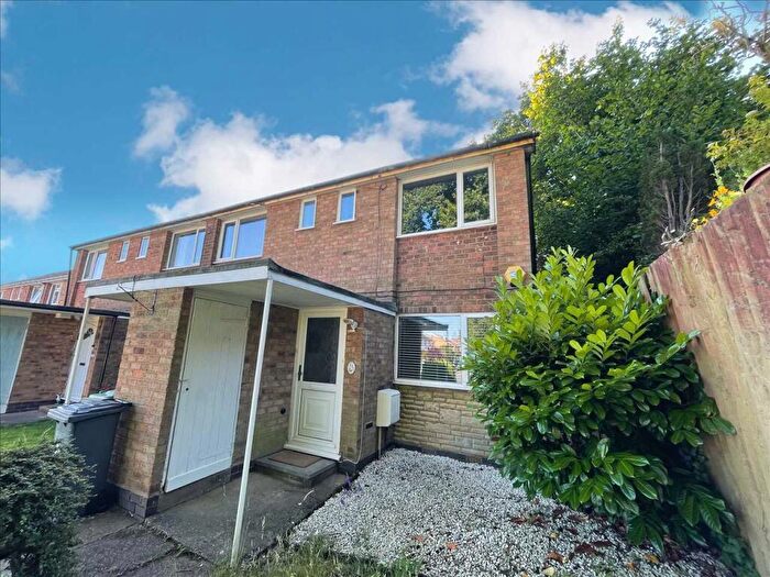 2 Bedroom Maisonette To Rent In Clinton Road, Solihull, B90