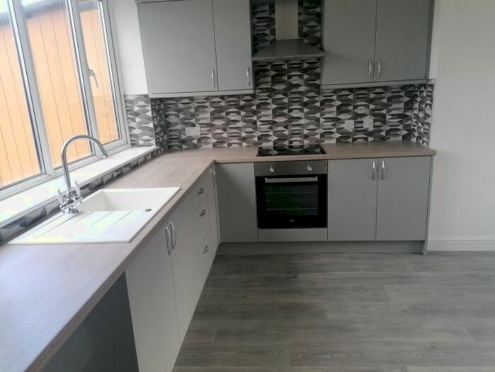 3 Bedroom Semi-Detached House To Rent In South Avenue, Worksop, S80