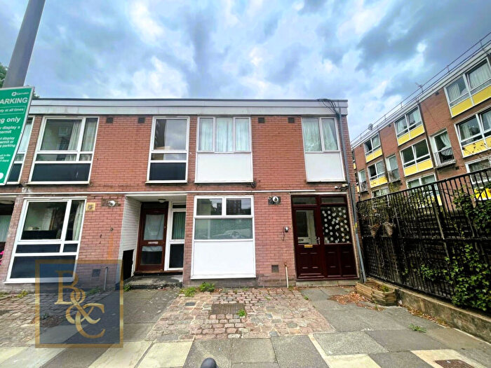 4 Bedroom Maisonette For Sale In Munster Square, London, NW1