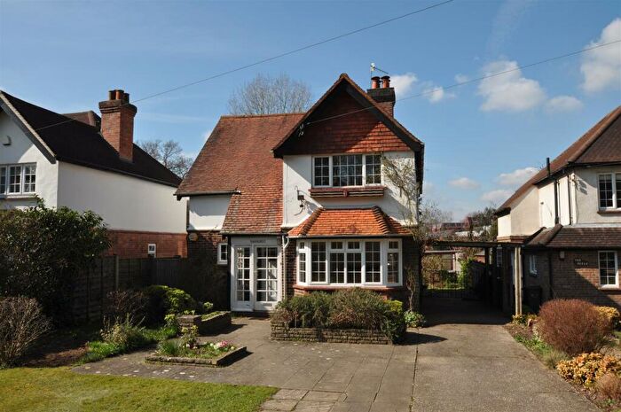 4 Bedroom House To Rent In Stonebridge Fields, Shalford, GU4