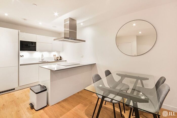 1 Bedroom Flat To Rent In Waterman House, London, E15