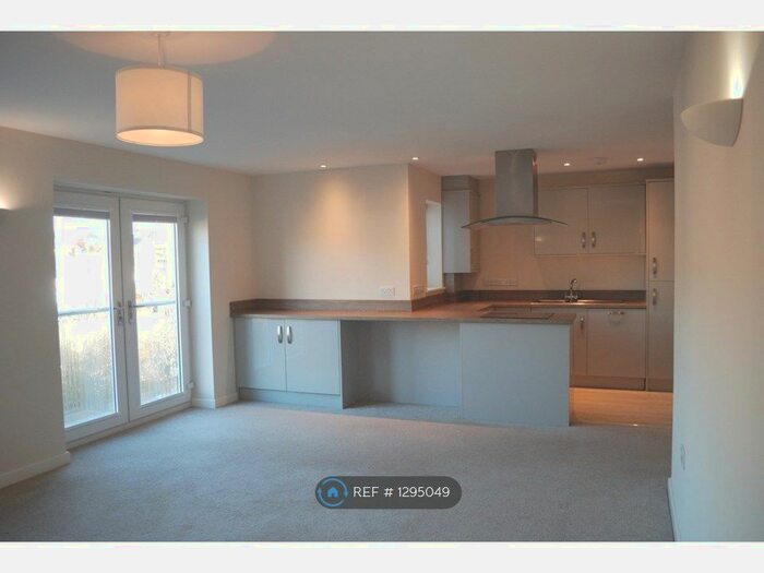 2 Bedroom Flat To Rent In Bovemoors Lane, Exeter EX2
