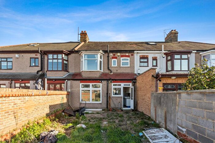 4 Bedroom Terraced House To Rent In Goodmayes Lane, Ilford, IG3