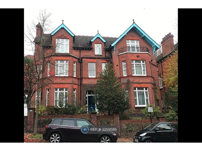 2 Bedroom Flat To Rent In Chesterford Gardens, London, NW3