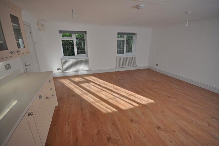 1 Bedroom Detached House To Rent In Lower Guildford Road, Knaphill, GU21