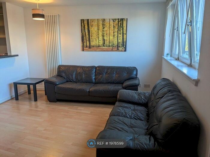 2 Bedroom Flat To Rent In East Pilton Farm Crescent, Edinburgh, EH5