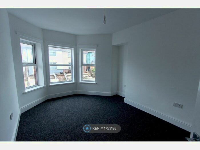 1 Bedroom Flat To Rent In Summerhill Avenue, Newport, NP19