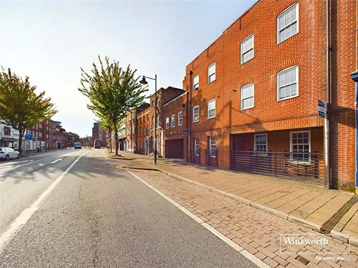 1 Bedroom Flat To Rent In Home Court, London Street, Reading, Berkshire, RG1