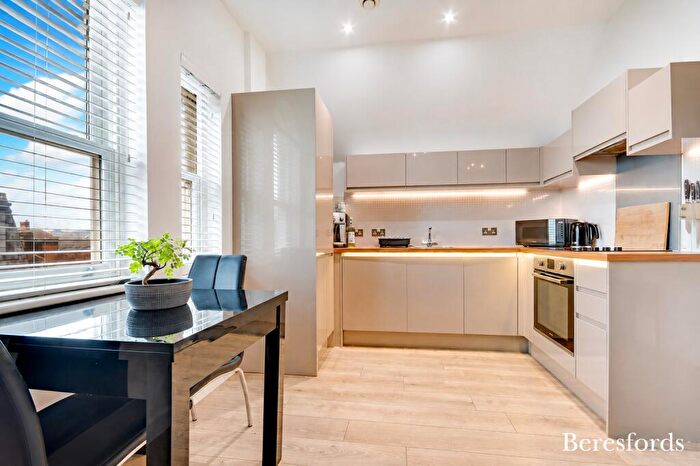 2 Bedroom Apartment To Rent In Moulsham Street, CM2
