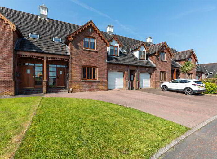 4 Bedroom TownHouse For Sale In Croft Hill Cottages, Belfast, BT8