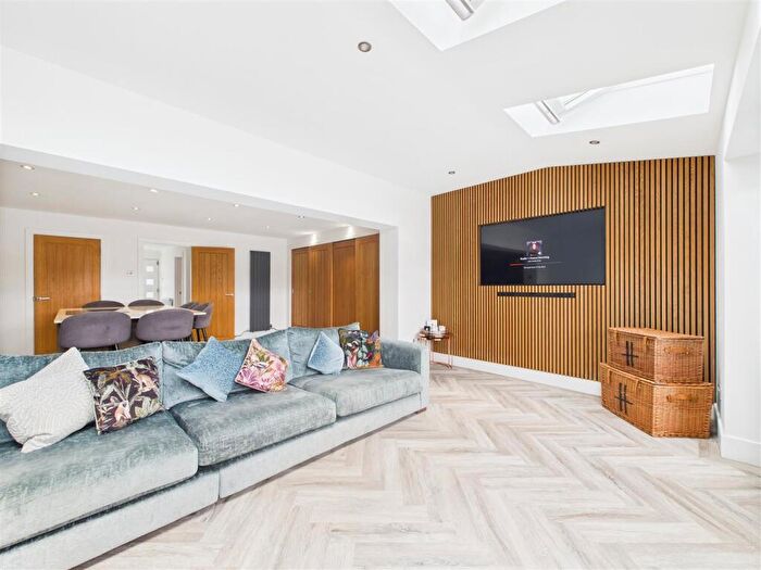 5 Bedroom Detached House For Sale In Bramley Way, Mayland, CM3