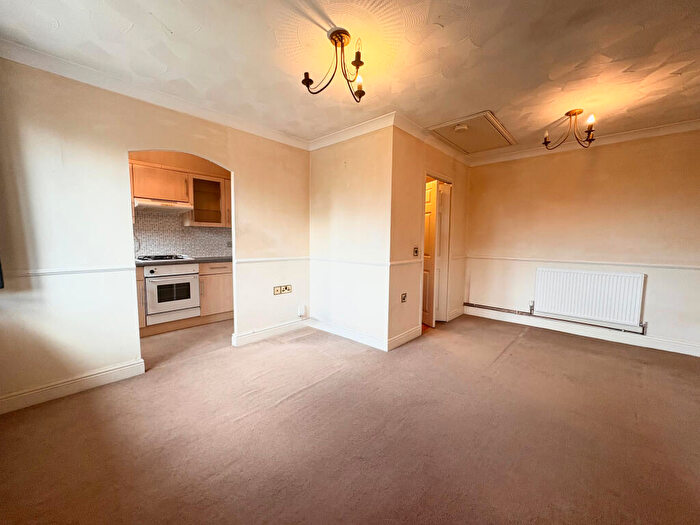 Studio To Rent In Trefoil Close, Waterlooville, PO7