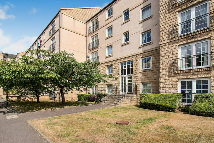 2 Bedroom Flat To Rent In Stead's Place, Edinburgh, EH6