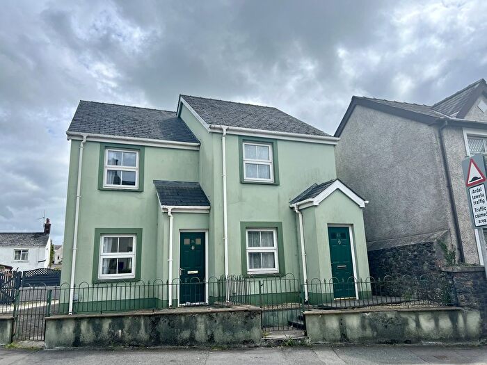 2 Bedroom Property To Rent In Barn Road, Carmarthen, Carmarthenshire, SA31