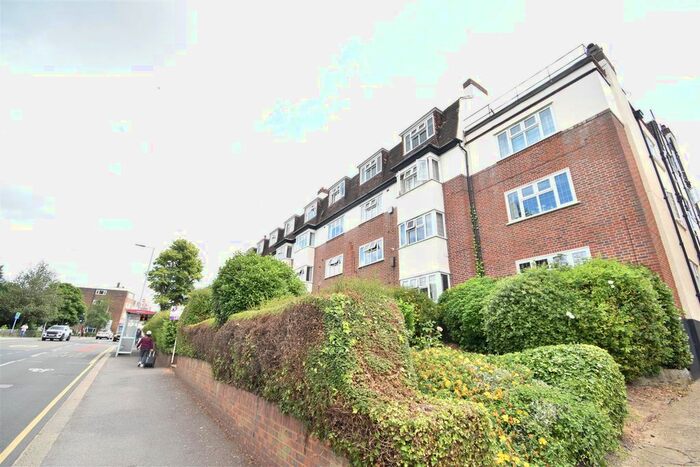 1 Bedroom Flat To Rent In St. Marks Hill, Surbiton, KT6