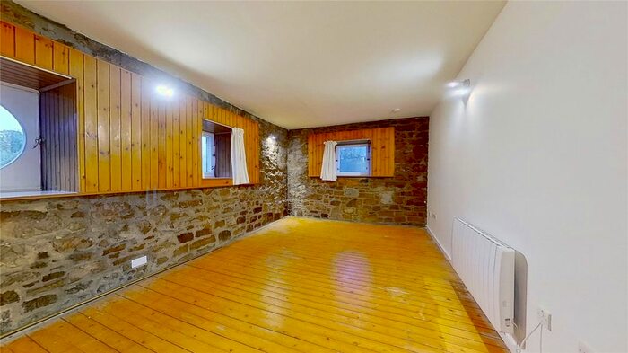 2 Bedroom Flat To Rent In Dean Path, Edinburgh, EH4