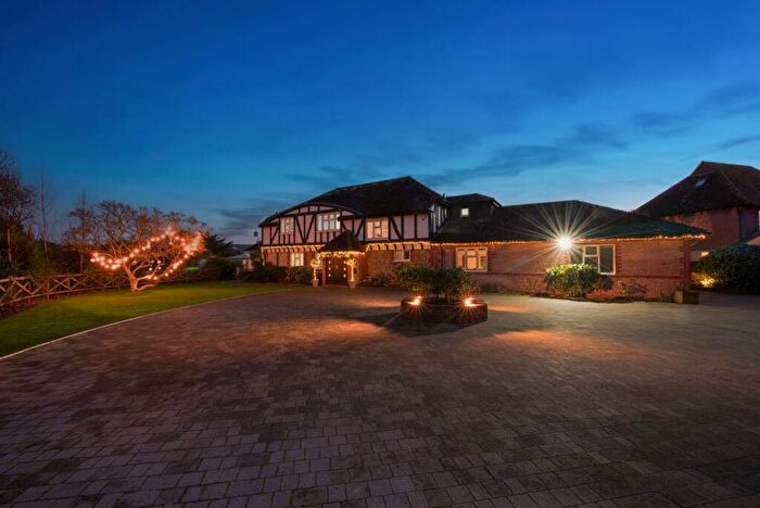 5 Bedroom Detached House For Sale In The Fairway, Bognor Regis, PO21