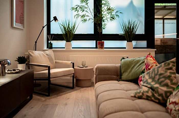 1 Bedroom Apartment For Sale In Silbury Boulevard, Central Milton Keynes, Milton Keynes, MK9