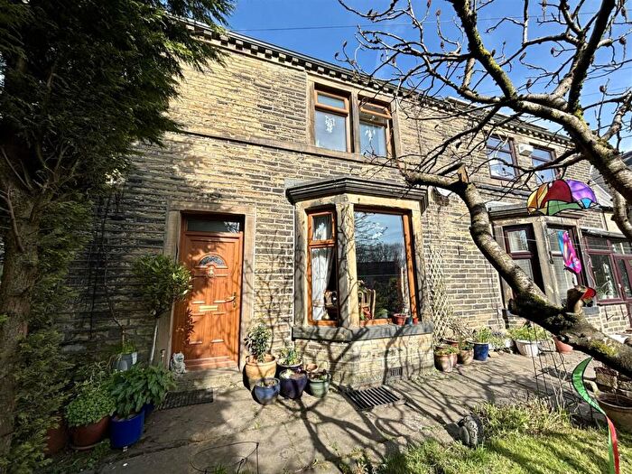 4 Bedroom Terraced House For Sale In Hollybank, Catherine Slack, Queensbury, BD13