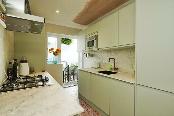 1 Bedroom Flat To Rent In Albert Road, Brighton, BN1