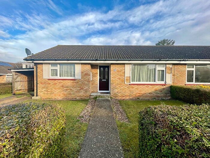 2 Bedroom Semi-Detached Bungalow To Rent In Hillfield, Foxton, CB22