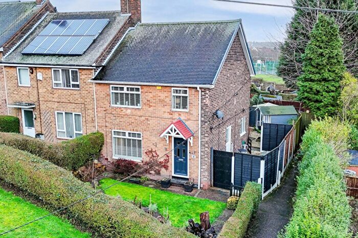 3 Bedroom End Of Terrace House For Sale In Milverton Road, Nottingham, NG5