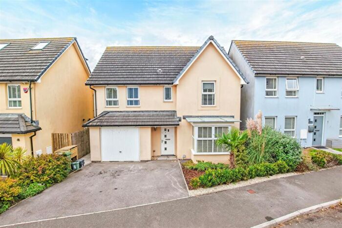 4 Bedroom Detached House For Sale In Crompton Way, Ogmore-By-Sea, Bridgend, Vale Of Glamorgan, CF32