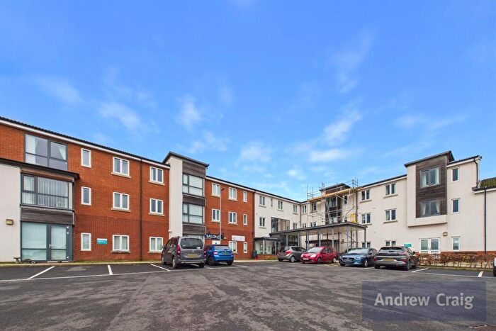 2 Bedroom Apartment For Sale In Weetslade Court, Dunnock Place, Wideopen, NE13