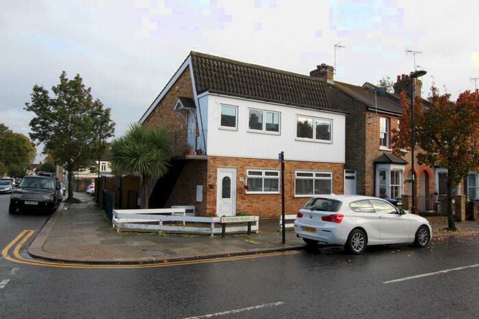 2 Bedroom Maisonette To Rent In Downs Road, Enfield, EN1