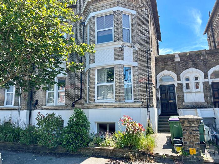 2 Bedroom Flat To Rent In Ingles Road, Folkestone, CT20