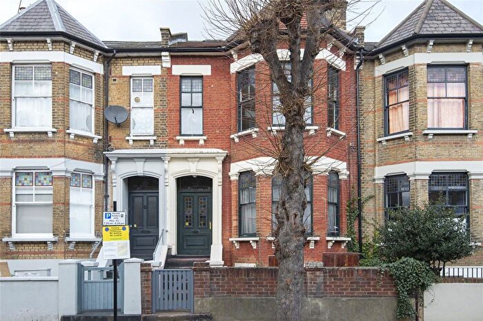3 Bedroom Flat To Rent In Thistlewaite Road, Clapton, London, E5