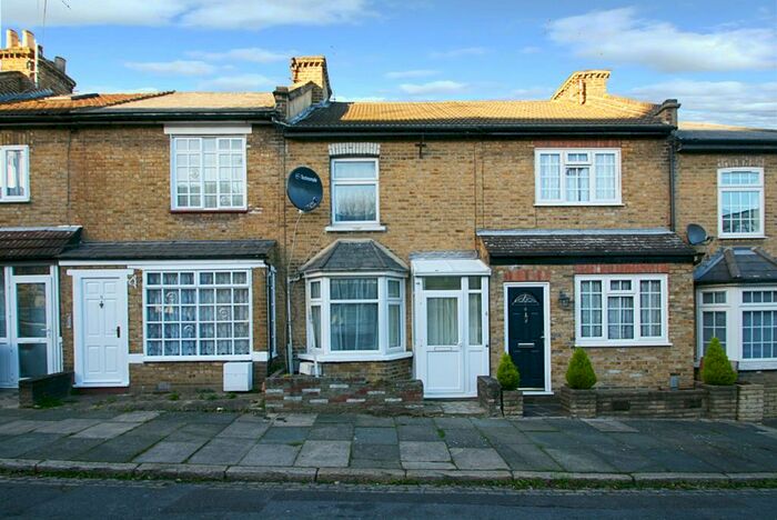 2 Bedroom Terraced House To Rent In Hillside Grove, Southgate, N14