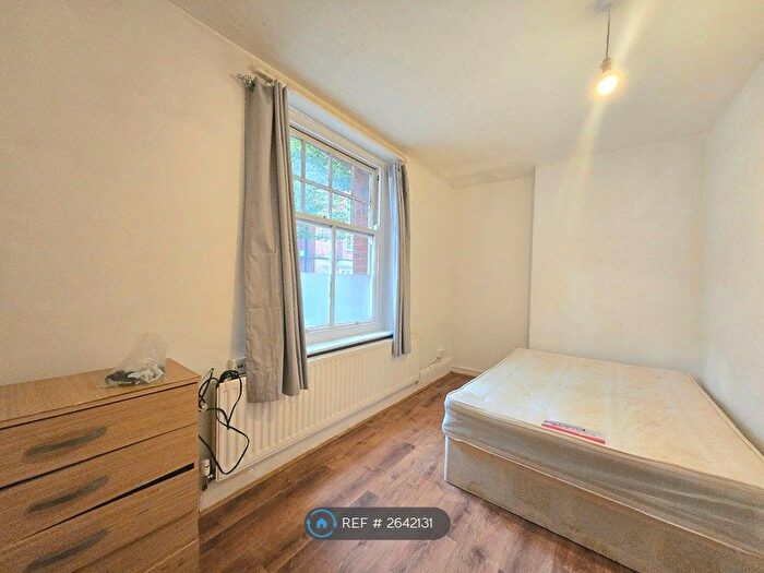 2 Bedroom Flat To Rent In Walton House, London, E2