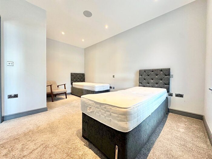 2 Bedroom Flat To Rent In Alexandra Road, Farnborough, GU14