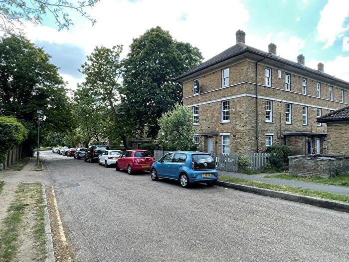 2 Bedroom Flat To Rent In Pond Road, SE3