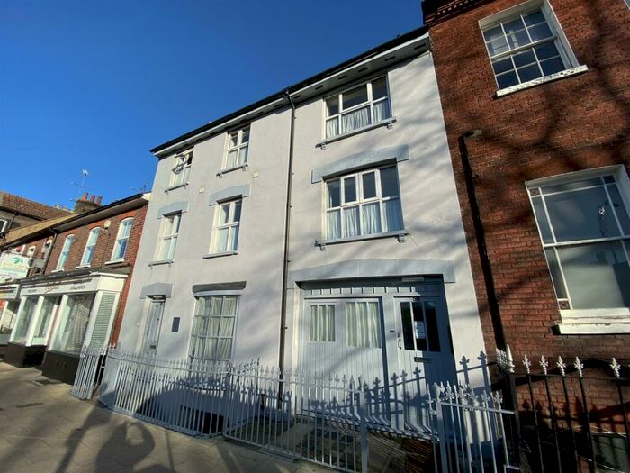 1 Bedroom Flat To Rent In High Street South, Dunstable, LU6