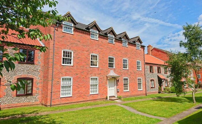 2 Bedroom Flat To Rent In Runton House Close, West Runton, Cromer, NR27