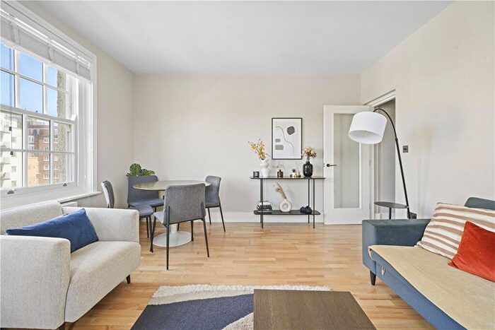 3 Bedroom Apartment To Rent In Taunton Place, London, NW1