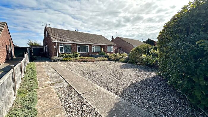 3 Bedroom Semi-Detached Bungalow For Sale In Jaywick Lane, Clacton-On-Sea, Essex, CO16