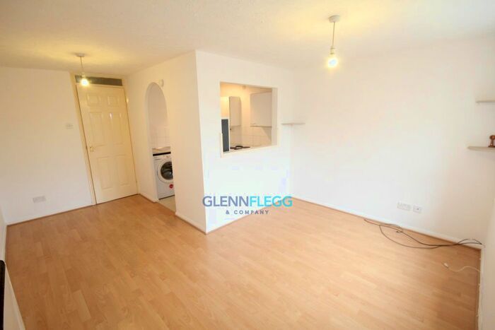 1 Bedroom Maisonette To Rent In Maplin Park, Langley, Slough, SL3