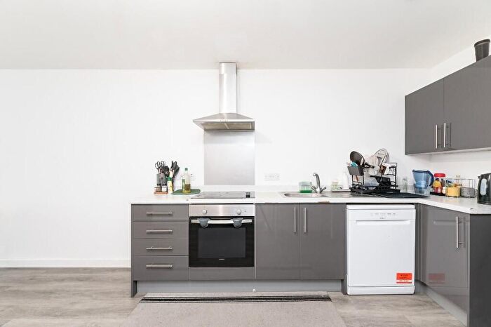 2 Bedroom Flat To Rent In Lant Street, London, SE1