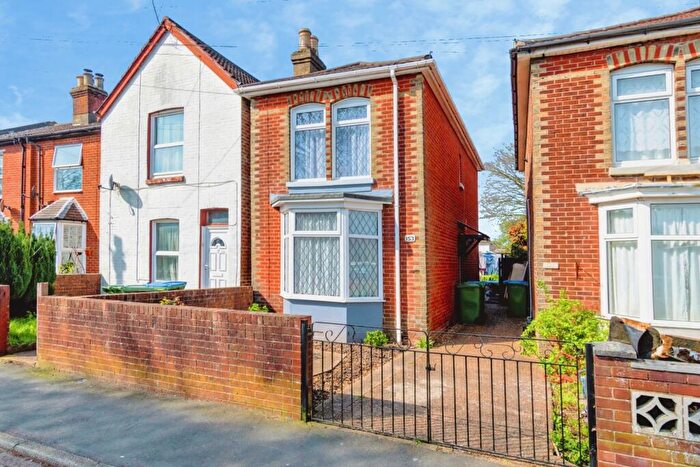 2 Bedroom Detached House For Sale In Priory Road, Southampton, Hampshire, SO17
