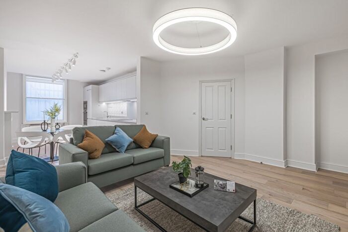 2 Bedroom Flat To Rent In Devonshire Street, Marylebone, W1G