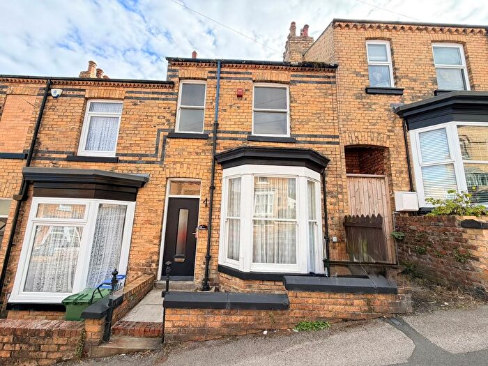 2 Bedroom Terraced House For Sale In Highfield, Scarborough, YO12