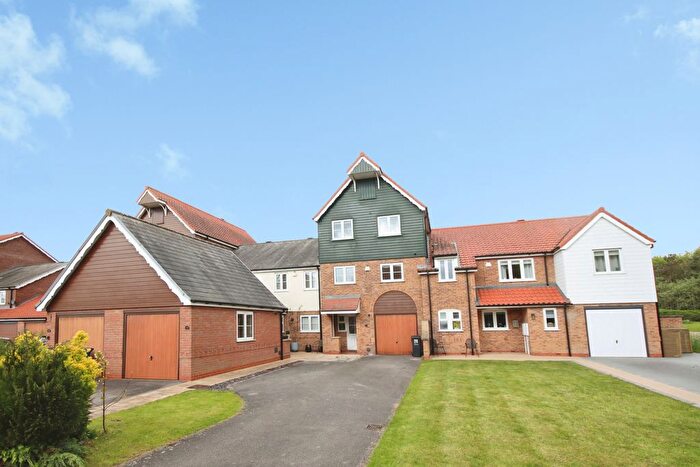4 Bedroom Town House For Sale In Park Lane, Burton Waters, LN1