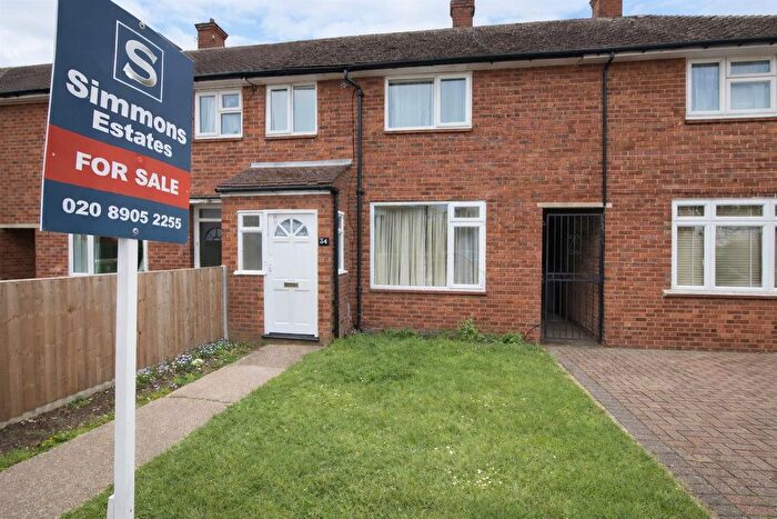 3 Bedroom Terraced House For Sale In Barton Way, Borehamwood, WD6