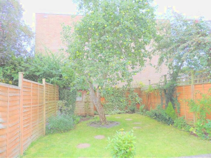 1 Bedroom Flat To Rent In Portland Terrace, Harvey Rd, Town Centre, Guildford, GU1